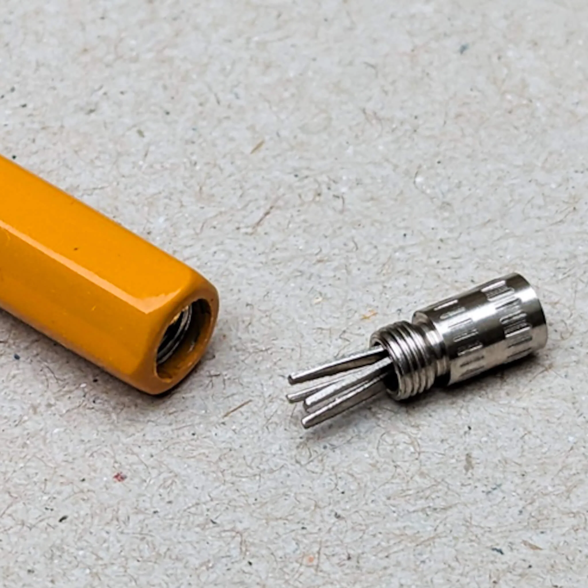 Koh-I-Noor Versatil 5201 2.0mm Clutch Pencil Yellow - Image 4