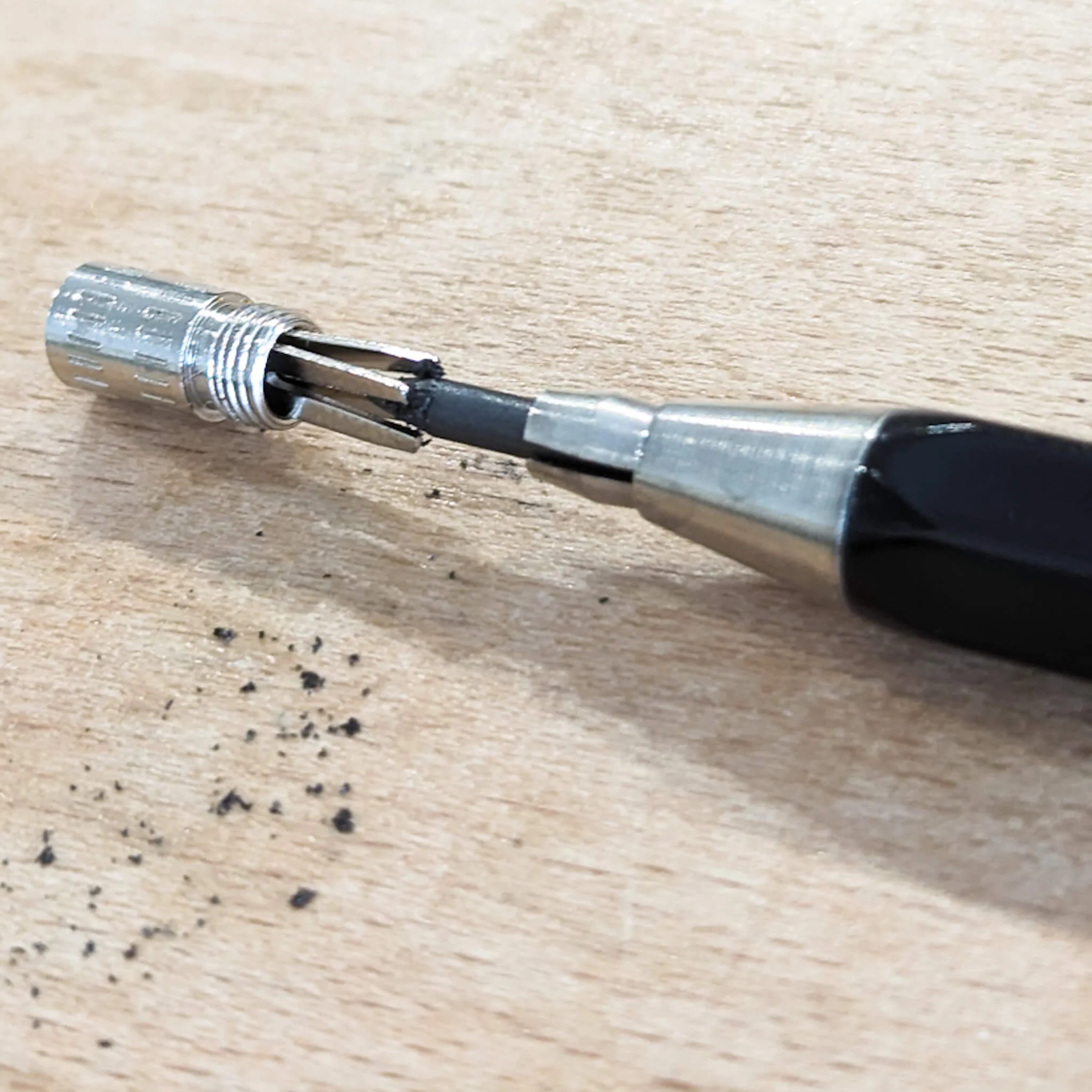 Koh-I-Noor Versatile 5228 2.0mm Short Clutch Pencil - Image 3