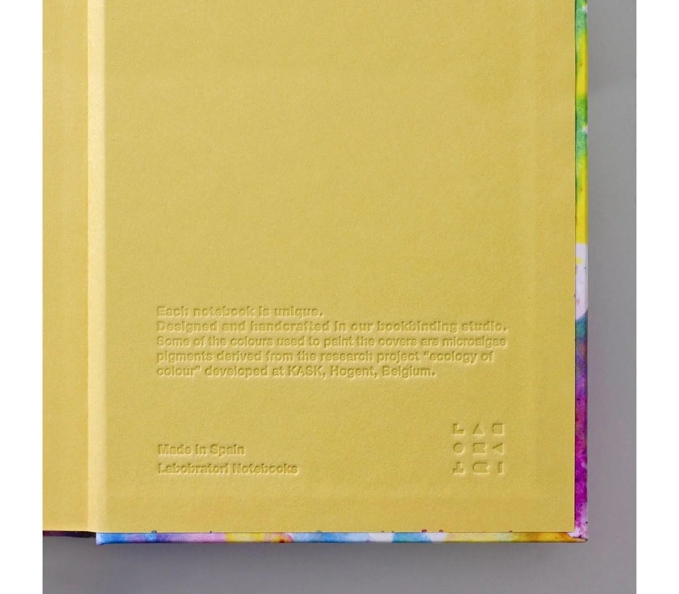 Labobratori Boreal East A5 Handcrafted Plain Notebook - Image 5