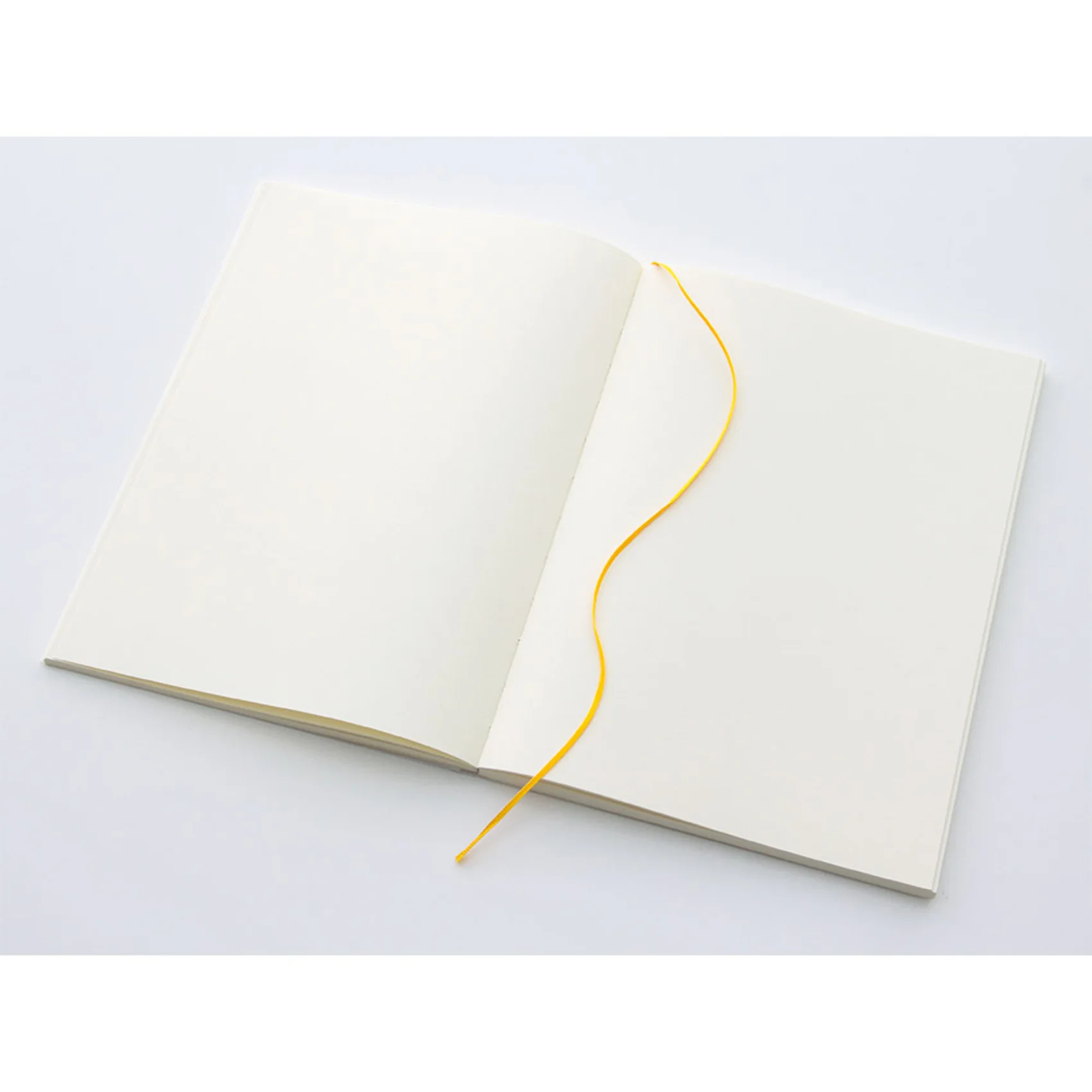 Midori MD Notebook A5 Blank Notebook - Image 4