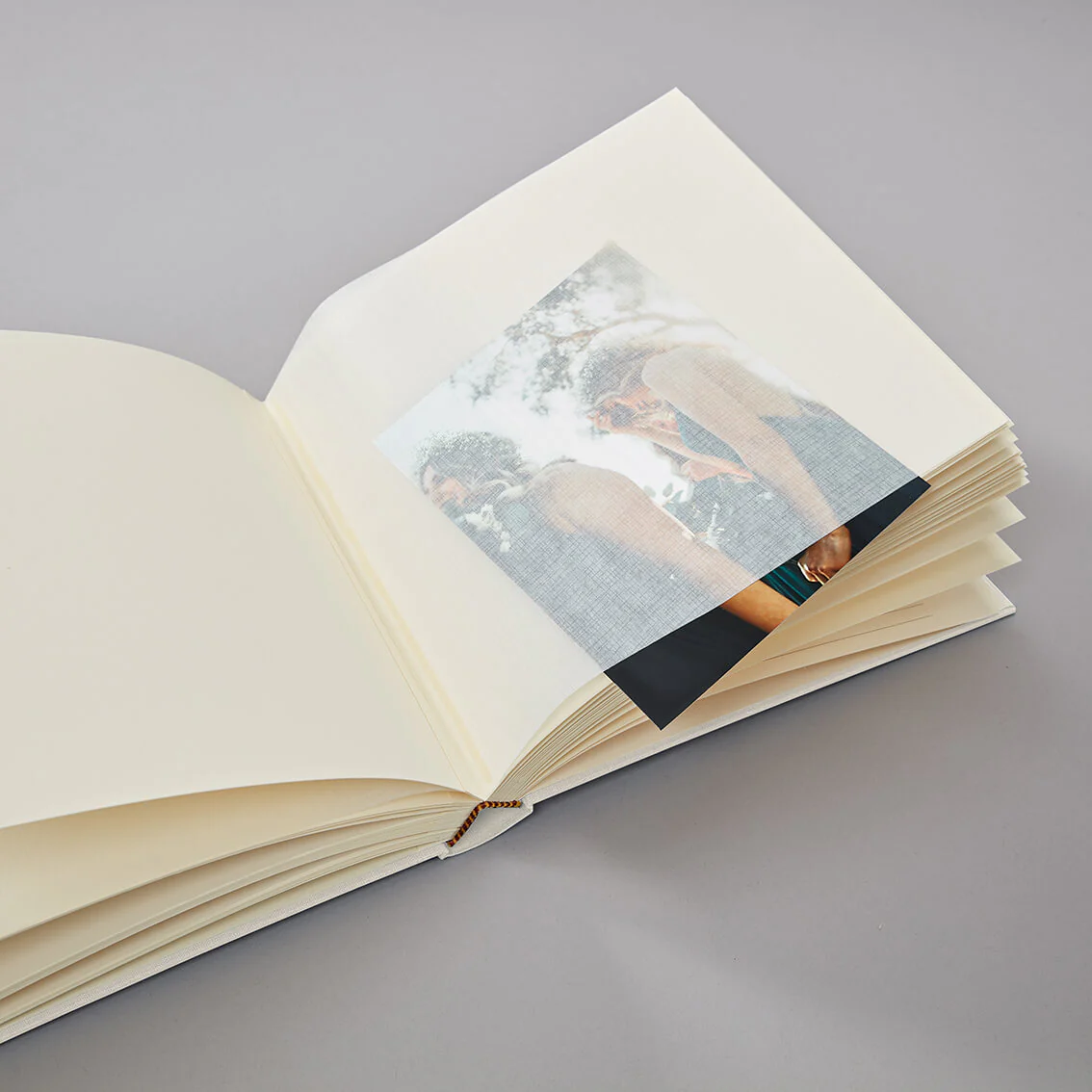 Semikolon Classic Wedding Photo Album - Image 4